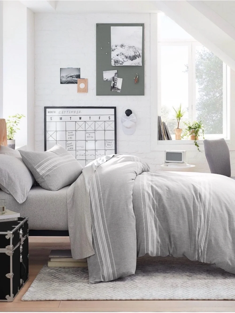 Pottery Barn Teen Gray Striped Reversible Duvet Cover Size Full/Queen